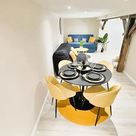 Cosy Refait A Neuf - Proche Aeroport Et Tram *