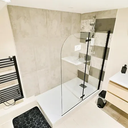 Cosy Refait à Neuf - Proche Aéroport Et Tram