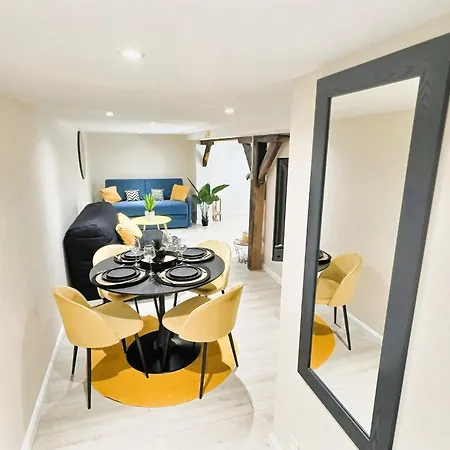 Cosy Refait A Neuf - Proche Aeroport Et Tram