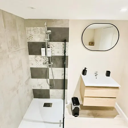 Cosy Refait à Neuf - Proche Aéroport Et Tram