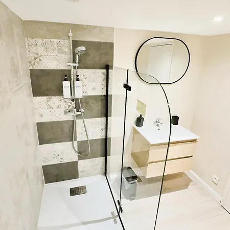 Cosy Refait à Neuf - Proche Aéroport Et Tram