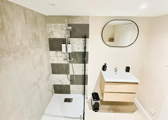 Cosy Refait A Neuf - Proche Aeroport Et Tram